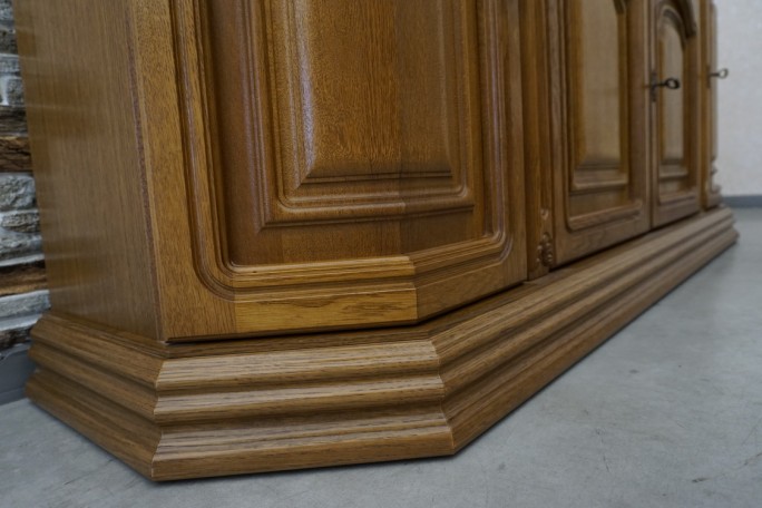 KOMODA DĘBOWA 4 DRZWIOWA SZER. 182 CM