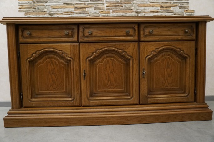 KOMODA DĘBOWA 3 DRZWIOWA SZER. 158 CM