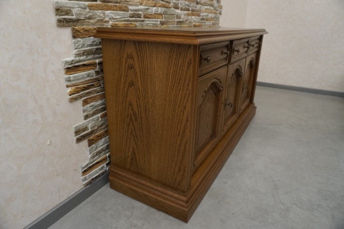 KOMODA DĘBOWA 3 DRZWIOWA SZER. 158 CM