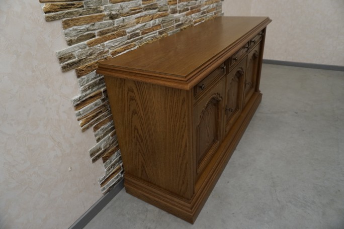 KOMODA DĘBOWA 3 DRZWIOWA SZER. 158 CM