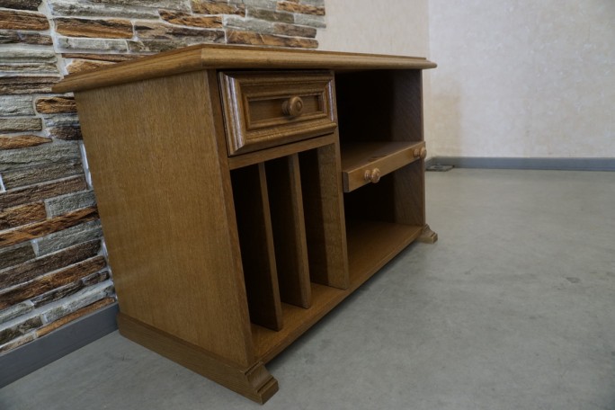 KOMÓDKA RTV DĘBOWA SZER. 88 CM