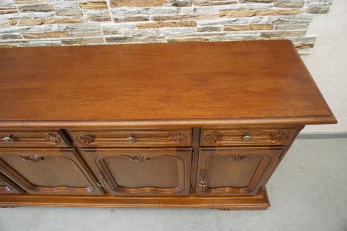 KOMODA ORZECHOWA 4 DRZWIOWA SZER. 180 CM