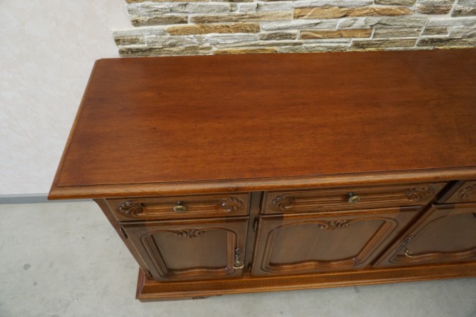 KOMODA ORZECHOWA 4 DRZWIOWA SZER. 180 CM