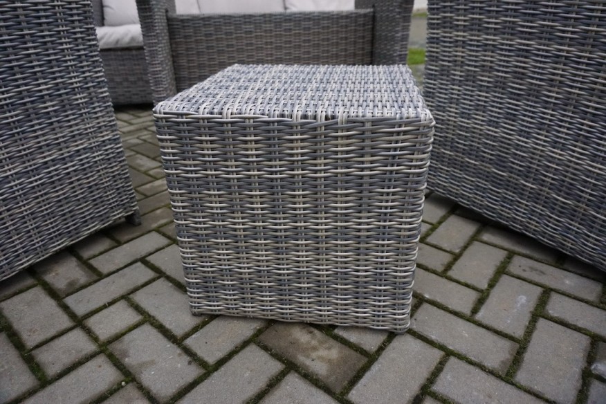ZESTAW NA OGRÓD TARAS SOFA 3 OSOBOWA + 2 FOTELE + STÓŁ + PUFA + PODUCHY TECHNORATTAN