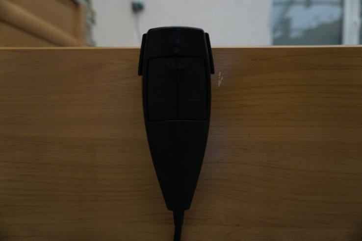 ŁÓŻKO DLA SENIORA OLCHA Z ELEKTRYCZNYM STELAŻEM...