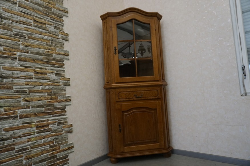 WITRYNA Z KOMODĄ DĘBOWA NAROŻNA 58x58 CM