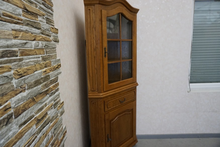 WITRYNA Z KOMODĄ DĘBOWA NAROŻNA 58x58 CM