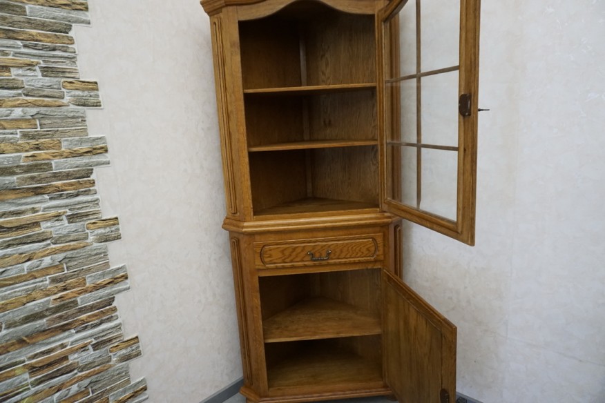 WITRYNA Z KOMODĄ DĘBOWA NAROŻNA 58x58 CM