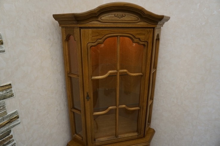 WITRYNA Z KOMODĄ NAROŻNA DĘBOWA 65x65 CM