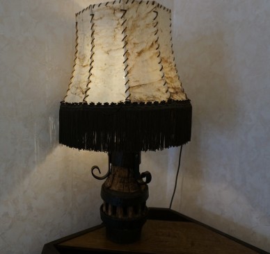 LAMPA STYLOWA WYKONANA NA PIAŚCIE WYS. 74 CM 2