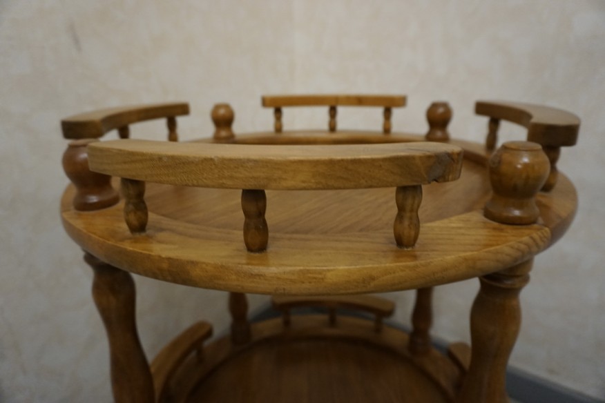 BAREK DĘBOWY NA KÓŁKACH 52/52 CM