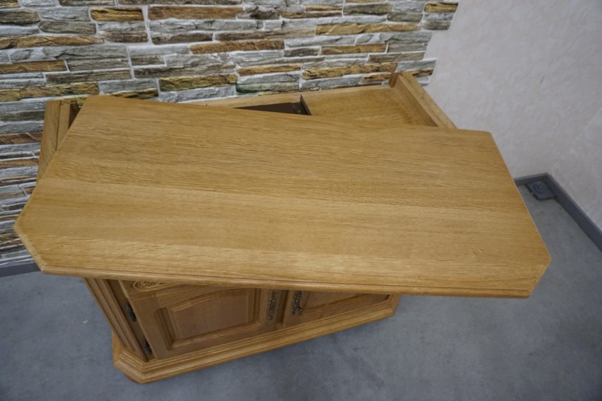 KOMODA RTV Z LITEGO DĘBU RUCHOMY BLAT SZER. 108 CM
