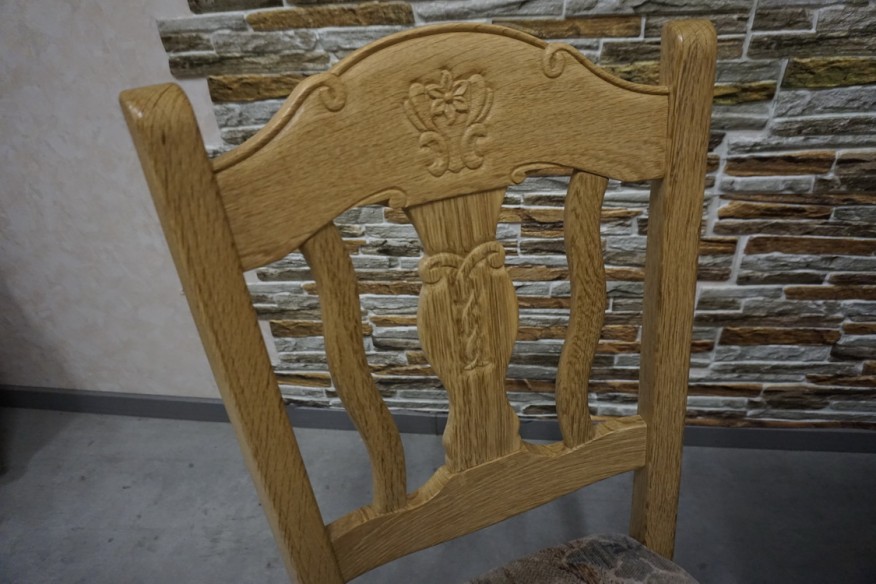 STÓŁ Z LITEGO DĘBU ROZKŁADANY + 4 KRZESŁA SZER. 120/194 CM