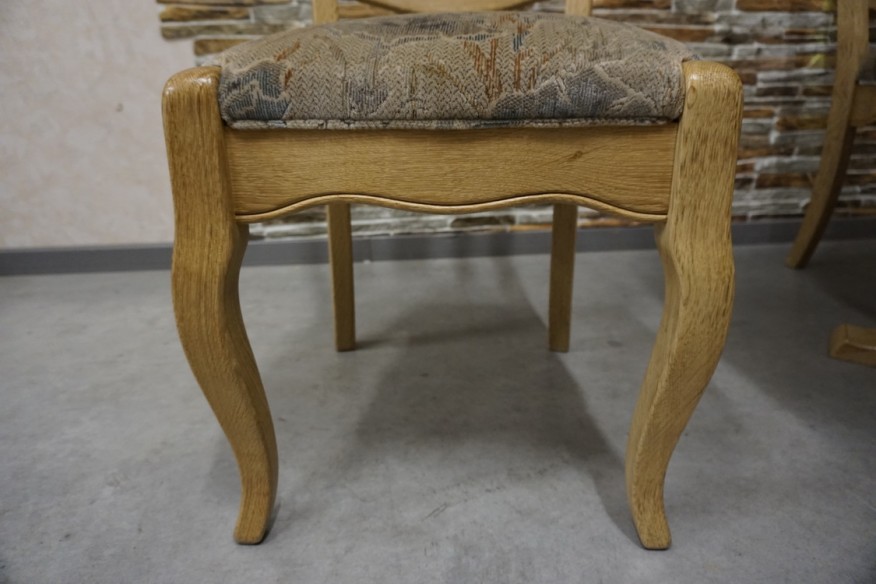 STÓŁ Z LITEGO DĘBU ROZKŁADANY + 4 KRZESŁA SZER. 120/194 CM