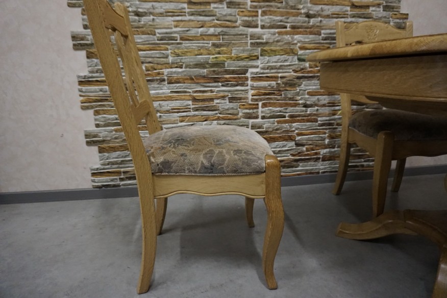 STÓŁ Z LITEGO DĘBU ROZKŁADANY + 4 KRZESŁA SZER. 120/194 CM