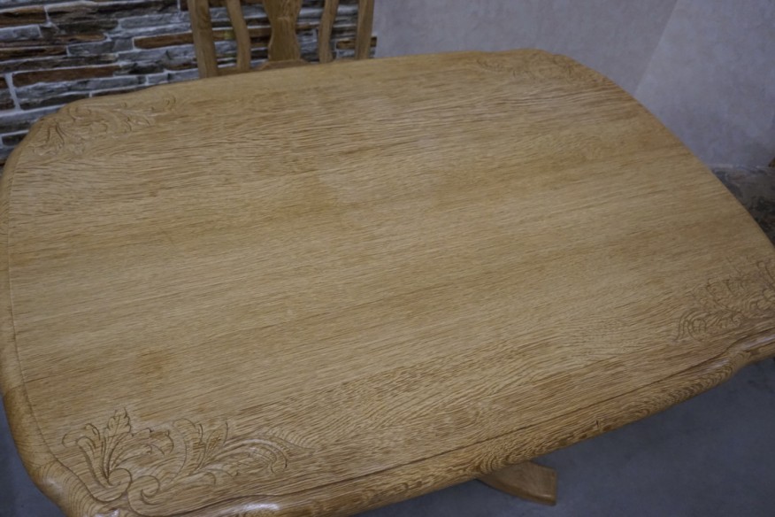 STÓŁ Z LITEGO DĘBU ROZKŁADANY + 4 KRZESŁA SZER. 120/194 CM