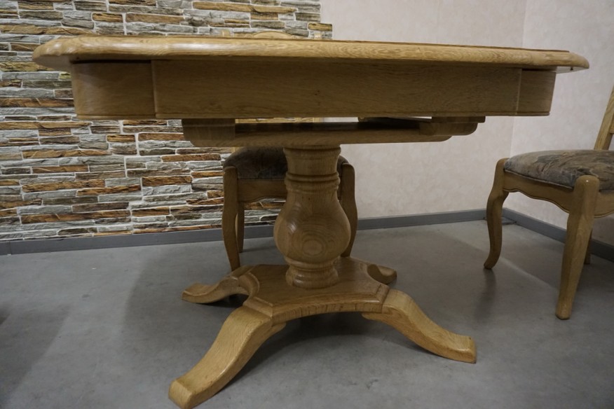 STÓŁ Z LITEGO DĘBU ROZKŁADANY + 4 KRZESŁA SZER. 120/194 CM
