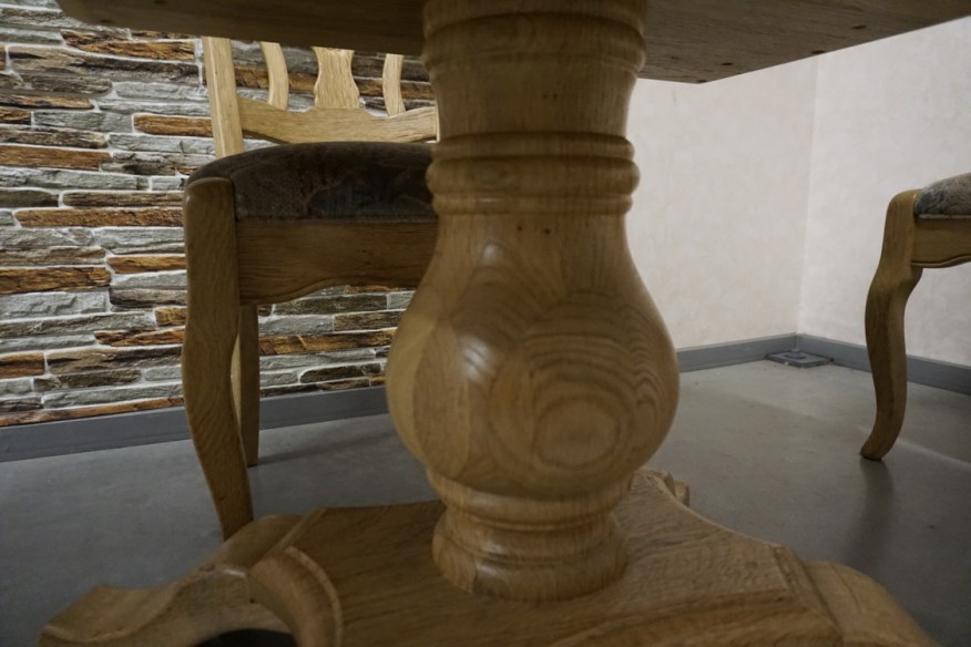 STÓŁ Z LITEGO DĘBU ROZKŁADANY + 4 KRZESŁA SZER. 120/194 CM