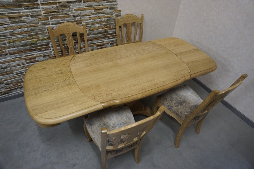 STÓŁ Z LITEGO DĘBU ROZKŁADANY + 4 KRZESŁA SZER. 120/194 CM