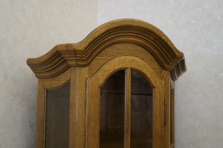 WITRYNA NAROŻNA SERWANTKA Z LITEGO DĘBU 57/57 CM
