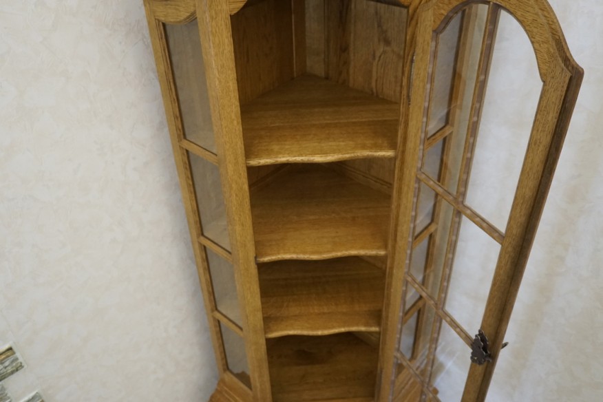 WITRYNA NAROŻNA SERWANTKA Z LITEGO DĘBU 57/57 CM