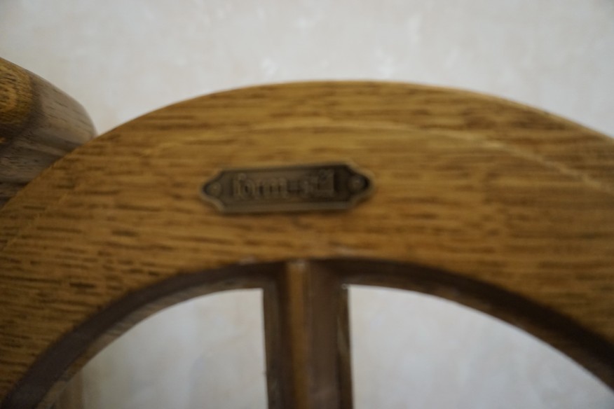 WITRYNA NAROŻNA SERWANTKA Z LITEGO DĘBU 57/57 CM