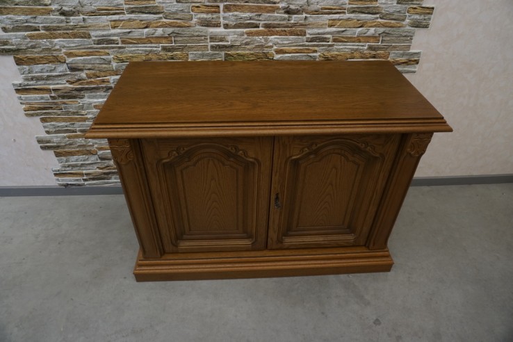 KOMODA RTV DĘBOWA MAŁA SZER. 118 CM