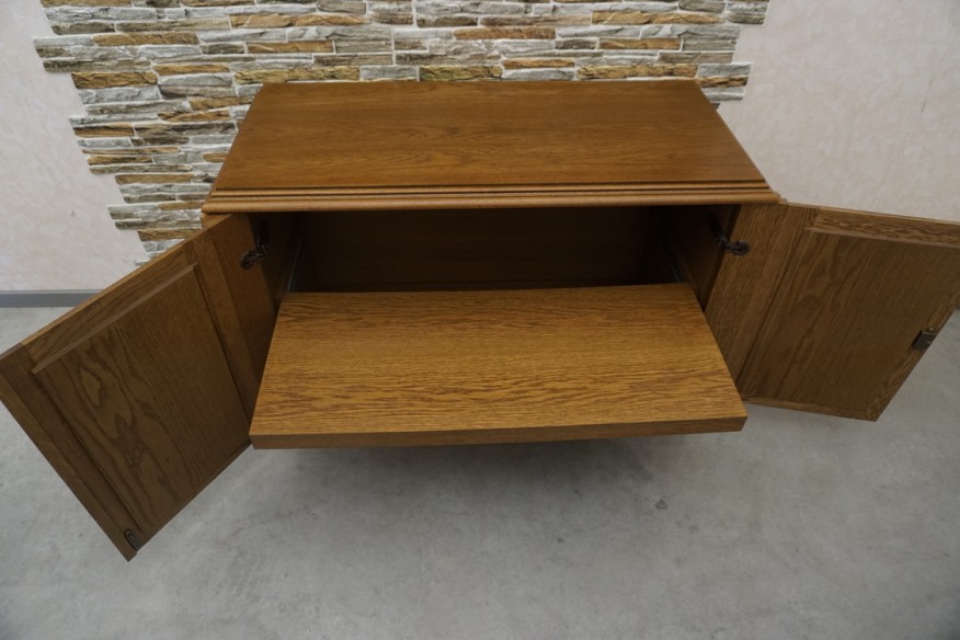 KOMODA RTV DĘBOWA MAŁA SZER. 118 CM