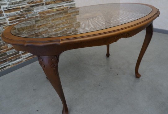 ŁAWA OWALNA CHIPPENDALE Z RAFIĄ SZKLANY BLAT SZER. 118 CM 2