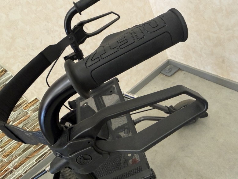 CHODZIK ROLLATOR NIEMIECKI DLA SENIORA REHABILITACYJNY LEKKI  DIETZ TAIMA M-ECO