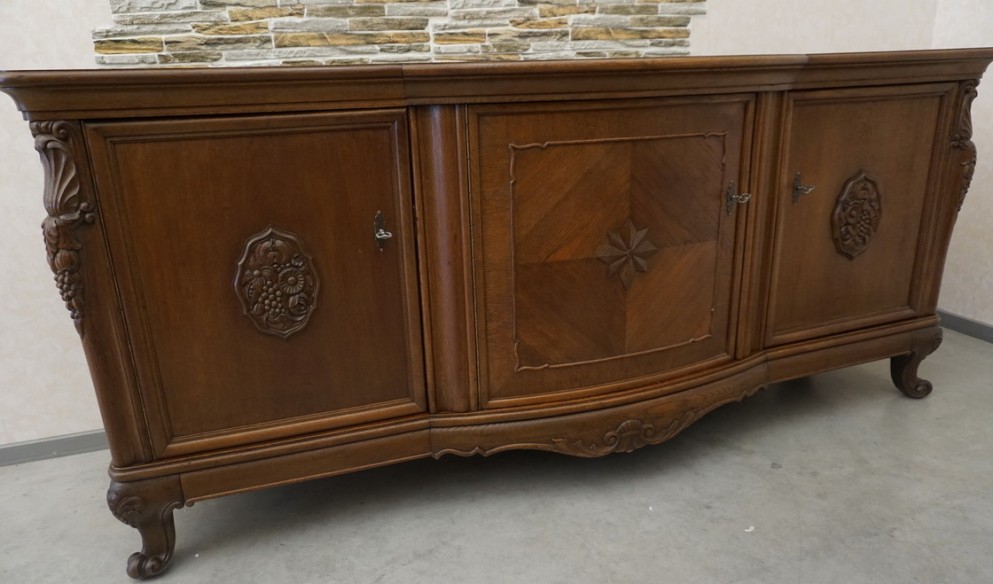 KOMODA ORZECHOWA 3 DRZWIOWA SZER. 240 CM