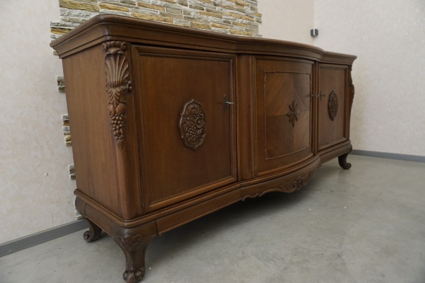 KOMODA ORZECHOWA 3 DRZWIOWA SZER. 240 CM