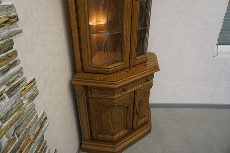 WITRYNA DĘBOWA NAROŻNA PODŚWIETLANA 65x65 CM
