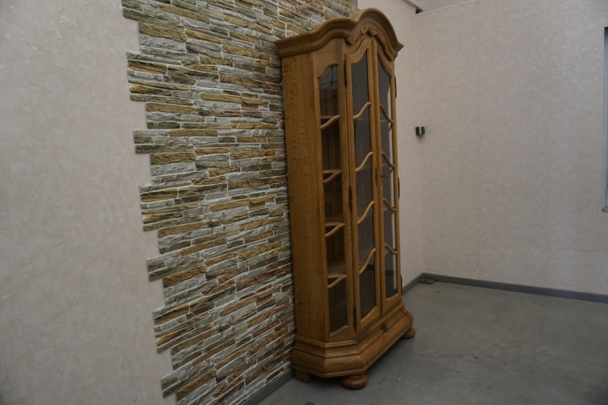 WITRYNA / BIBLIOTECZKA Z LITEGO NATURALNEGO DĘBU SZER. 102 CM