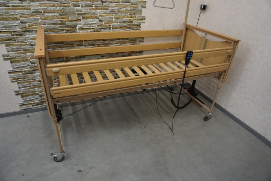 ŁÓZKO REHABILITACYJNE STEROWANE NA PILOTA 90x200