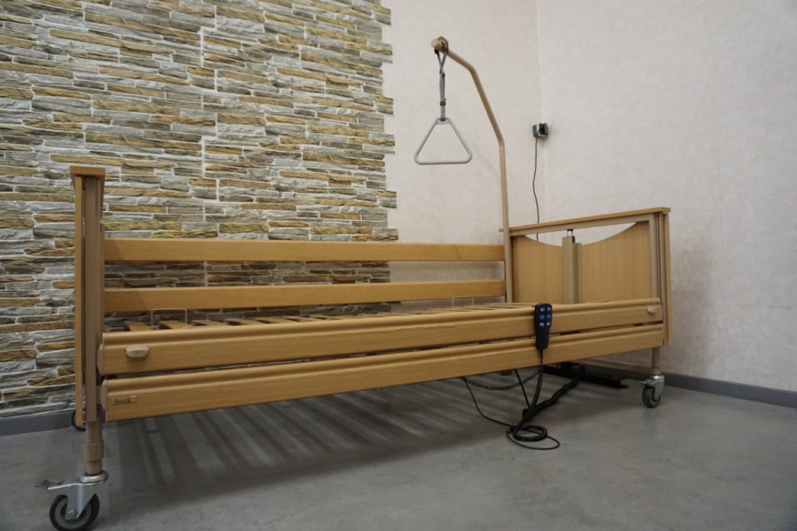 ŁÓZKO REHABILITACYJNE STEROWANE NA PILOTA 90x200