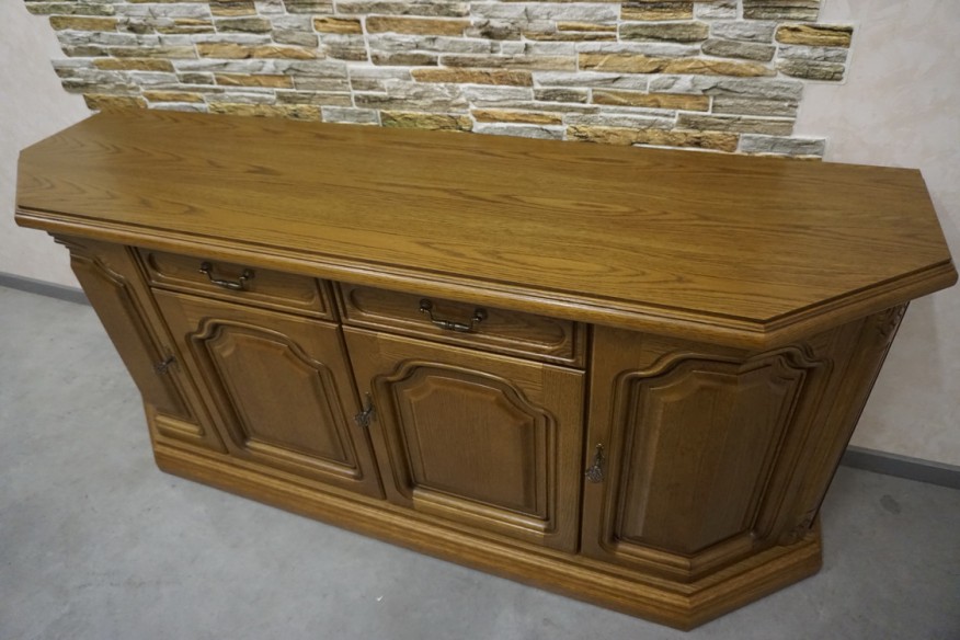 KOMODA DĘBOWA 4 DRZWIOWA SZER. 185 CM