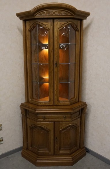 WITRYNA NAROŻNA DĘBOWA PODŚWIETLANA 65/65 CM