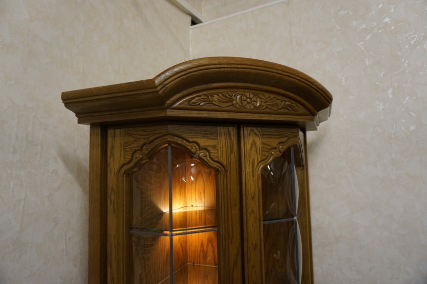 WITRYNA NAROŻNA DĘBOWA PODŚWIETLANA 65/65 CM