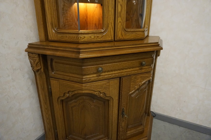 WITRYNA NAROŻNA DĘBOWA PODŚWIETLANA 65/65 CM