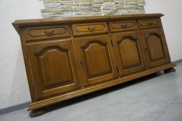 KOMODA DĘBOWA 4 DRZWIOWA SZER. 188 CM