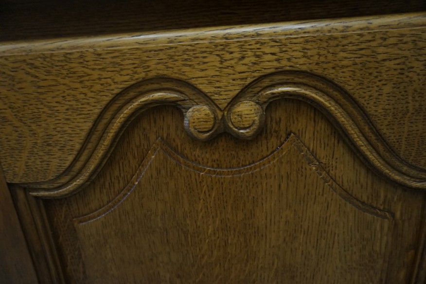 KOMODA DĘBOWA 4 DRZWIOWA W STYLU CHIPPENDALE SZER. 221 CM