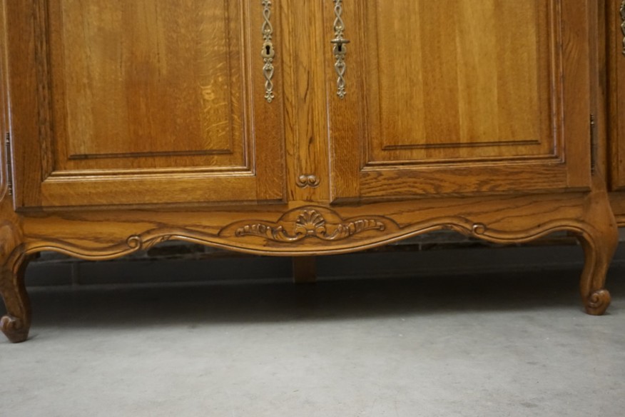KOMODA DĘBOWA 4 DRZWIOWA W STYLU CHIPPENDALE LUDWIK FILIP SZER. 221 CM