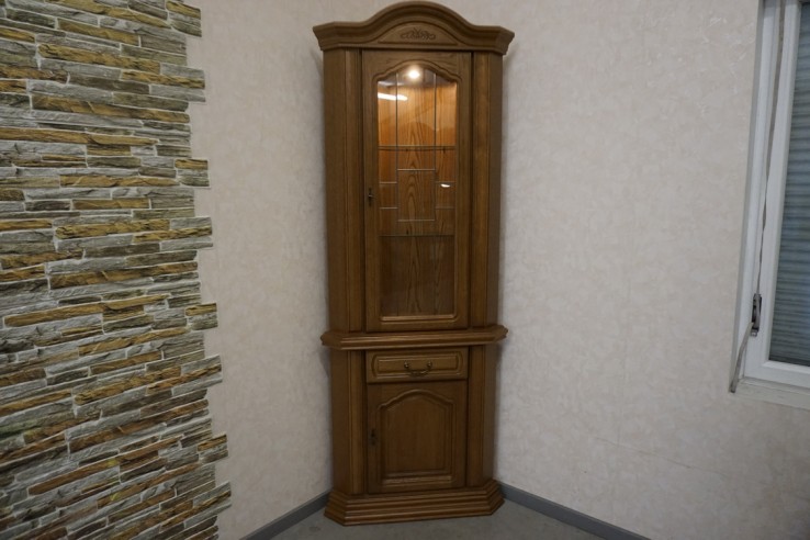 WITRYNA NAROŻNA DĘBOWA PODŚWIETLANA 56/56 CM