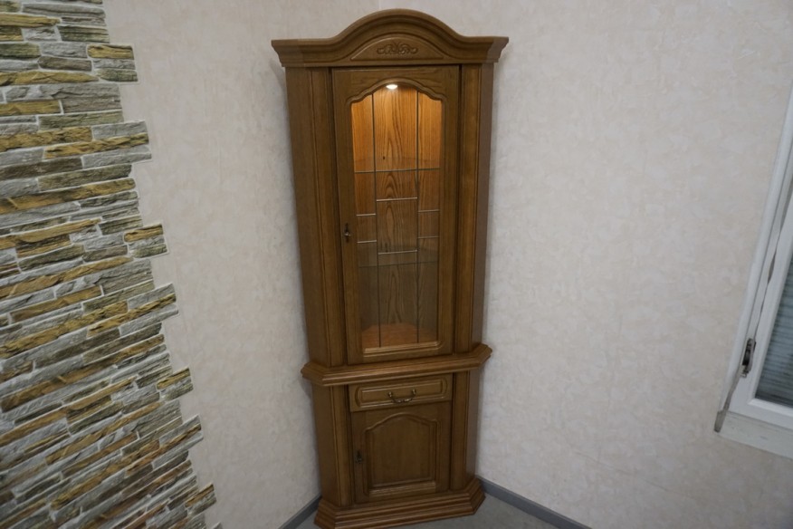 WITRYNA NAROŻNA DĘBOWA PODŚWIETLANA 56/56 CM