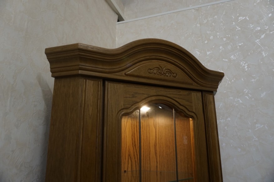 WITRYNA NAROŻNA DĘBOWA PODŚWIETLANA 56/56 CM