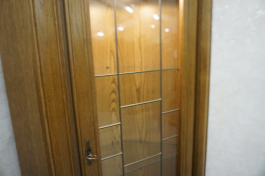 WITRYNA NAROŻNA DĘBOWA PODŚWIETLANA 56/56 CM