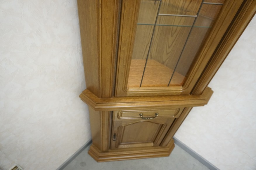 WITRYNA NAROŻNA DĘBOWA PODŚWIETLANA 56/56 CM