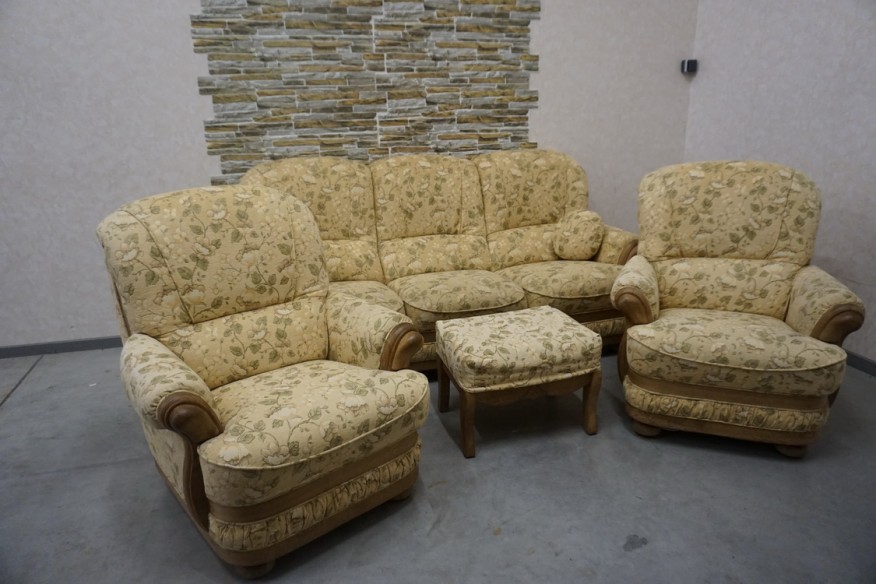 ZESTAW NA STELAŻU DĘBOWYM 3+1+1+ hoker , SOFA 3 OSOBOWA + 2 FOTELE + PODNOŻEK